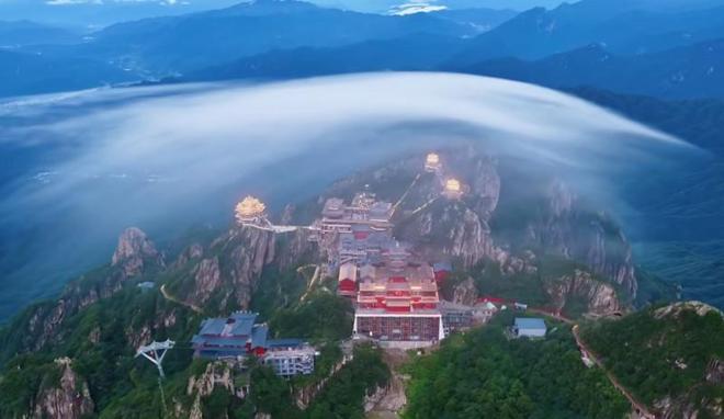 老君山金殿惊现“护宗大阵”，当事人：第19次去老君山拍到，只持续了5分钟